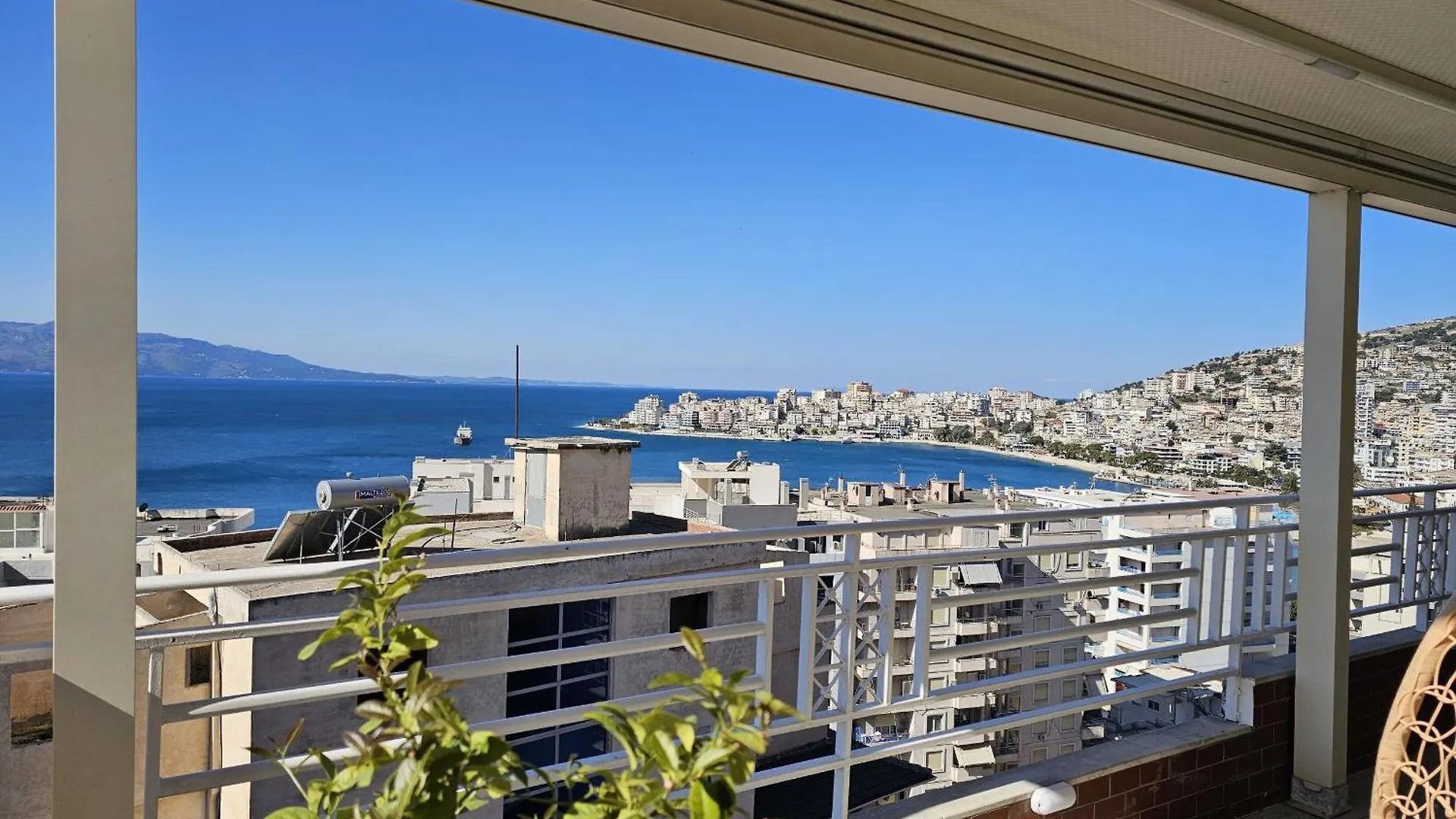 Deep Blue Rooftop - 111 Sarande 0*,  Albania