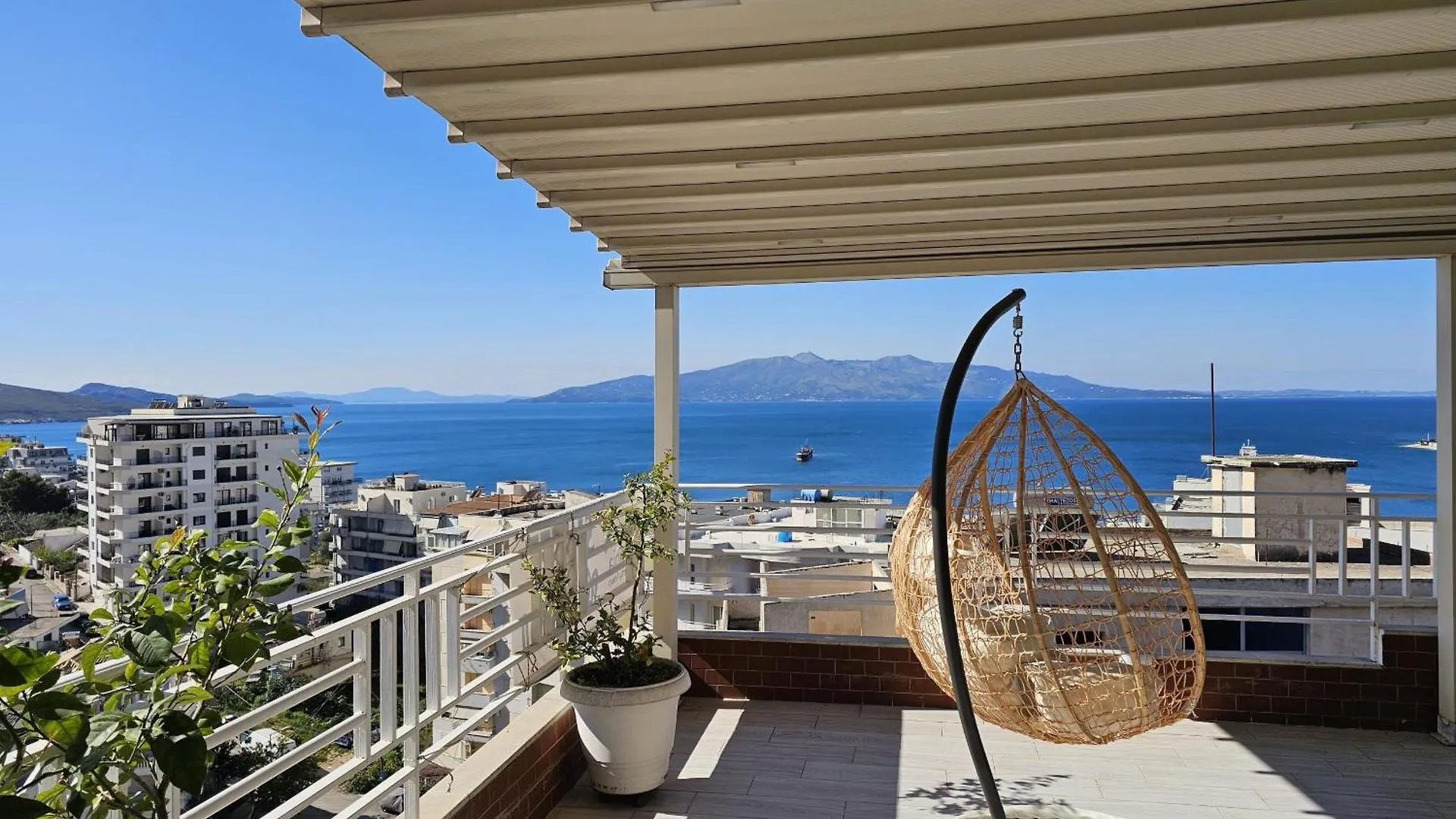 Deep Blue Rooftop - 111 Sarande Apartment