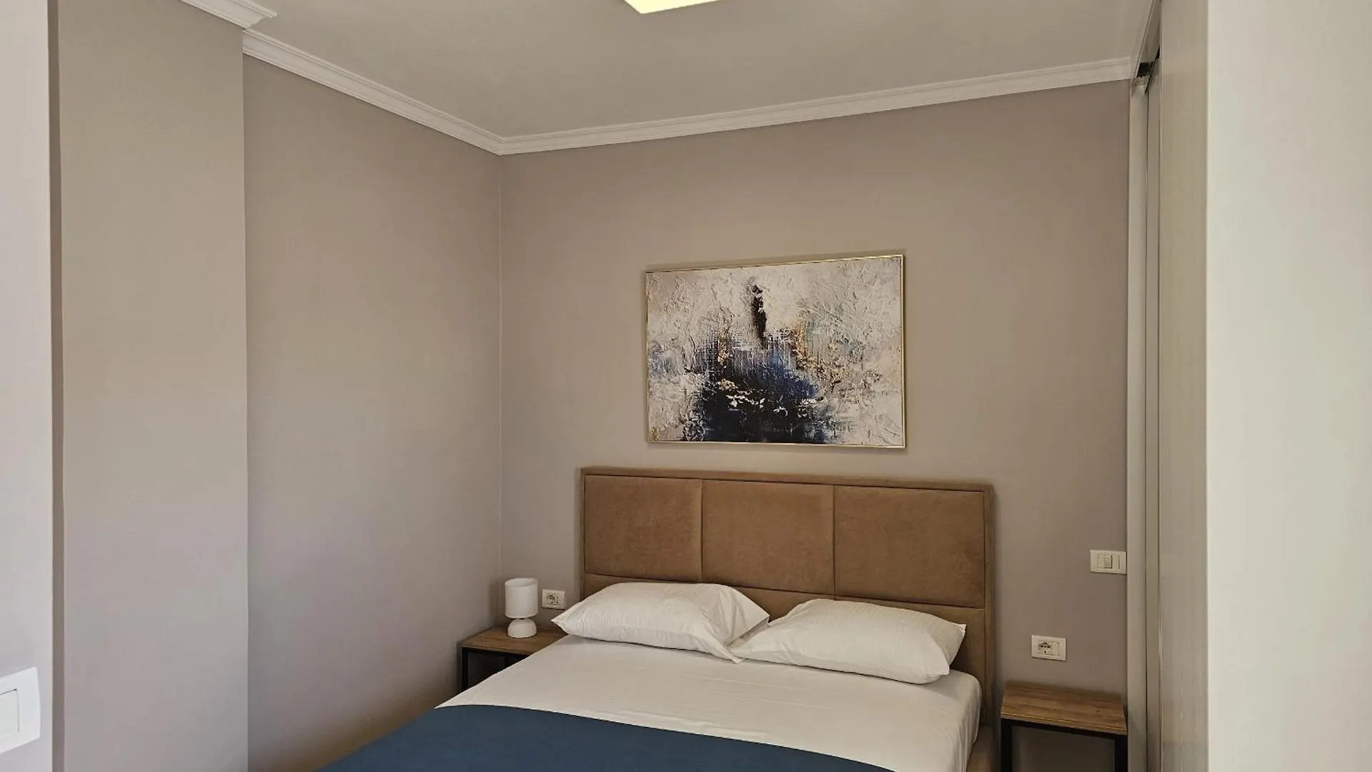 Apartment Deep Blue Rooftop - 111 Sarande