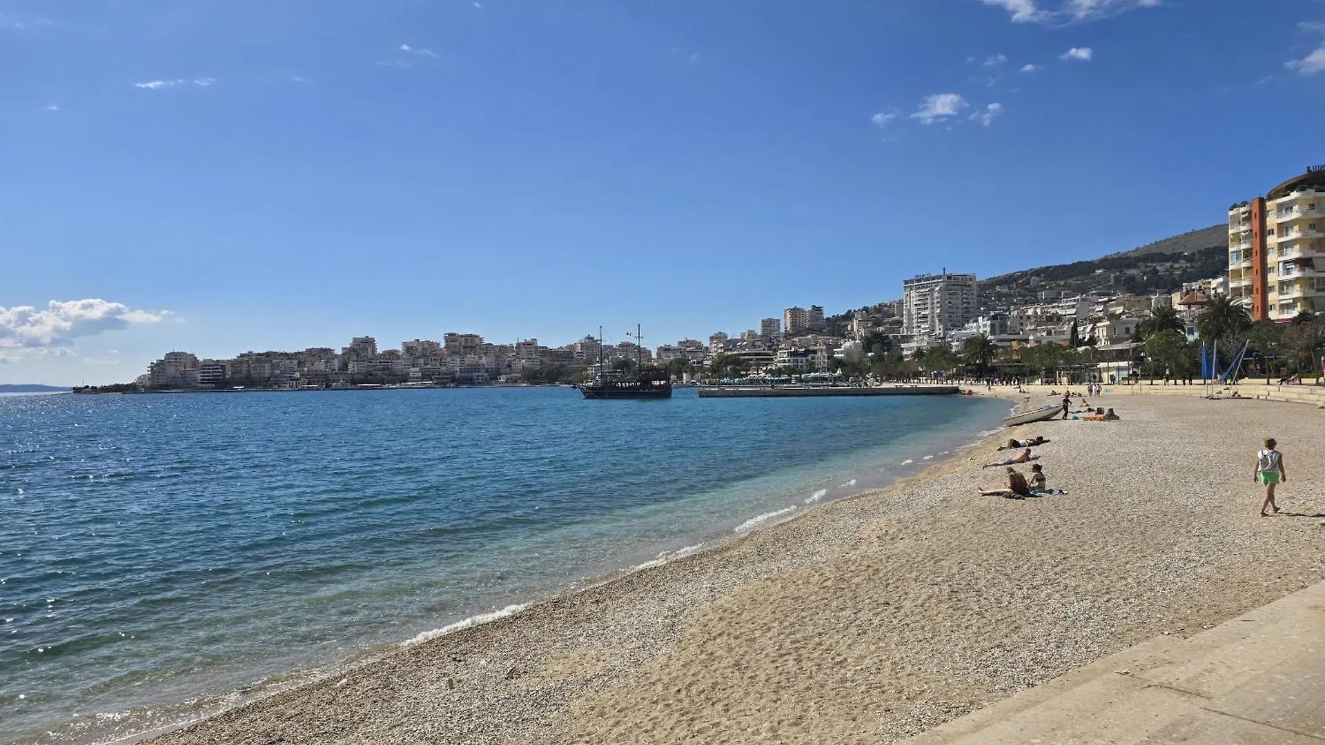 Apartment Deep Blue Rooftop - 111 Sarande