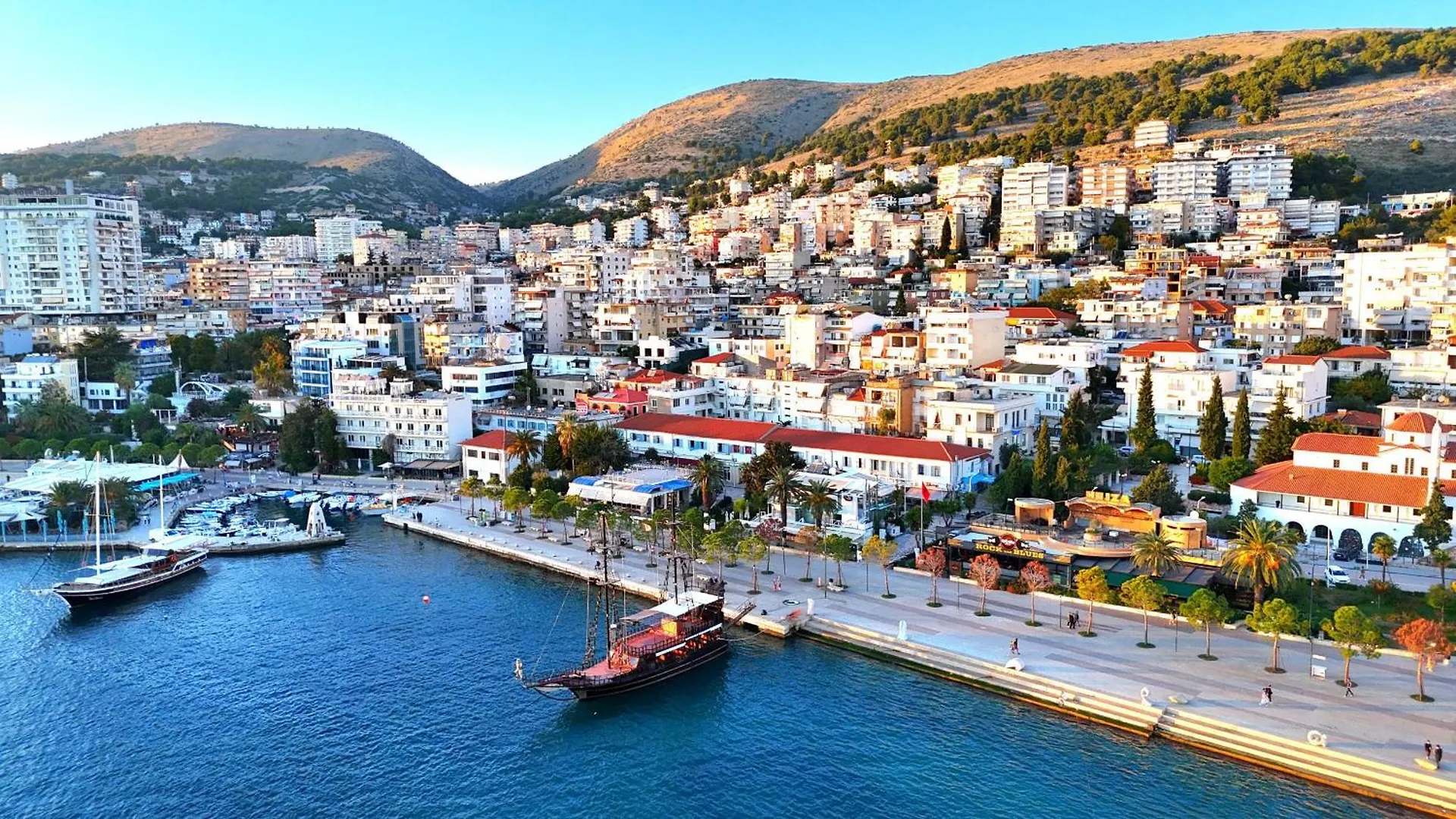Apartment Deep Blue Rooftop - 111 Sarande Albania
